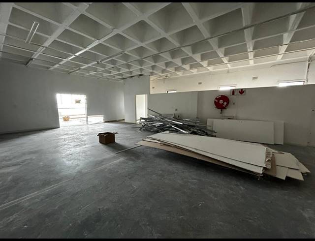 230M² WAREHOUSE TO LET IN WYNBERG